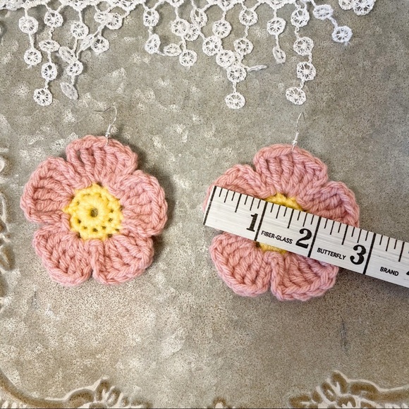 Handmade Boho Blush Daisy Crochet Drop Earrings - Picture 6 of 8
